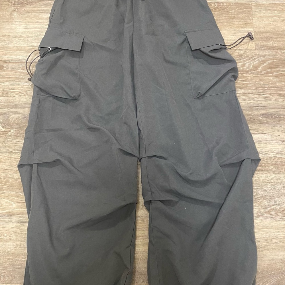 Women’s Gray Cargo Pants